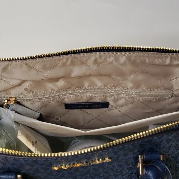 Michael Kors Charlotte - Picture 8 of 8